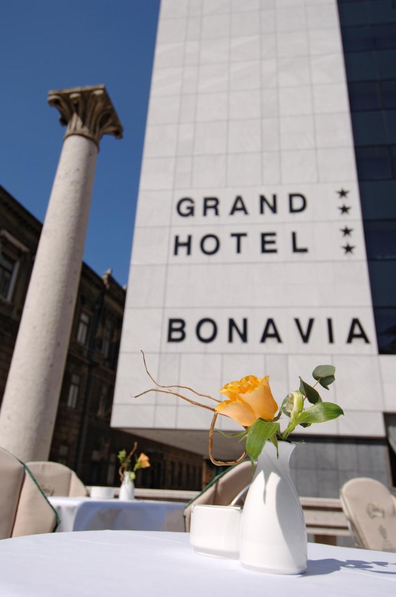 Grand Hotel Bonavia Риека Экстерьер фото